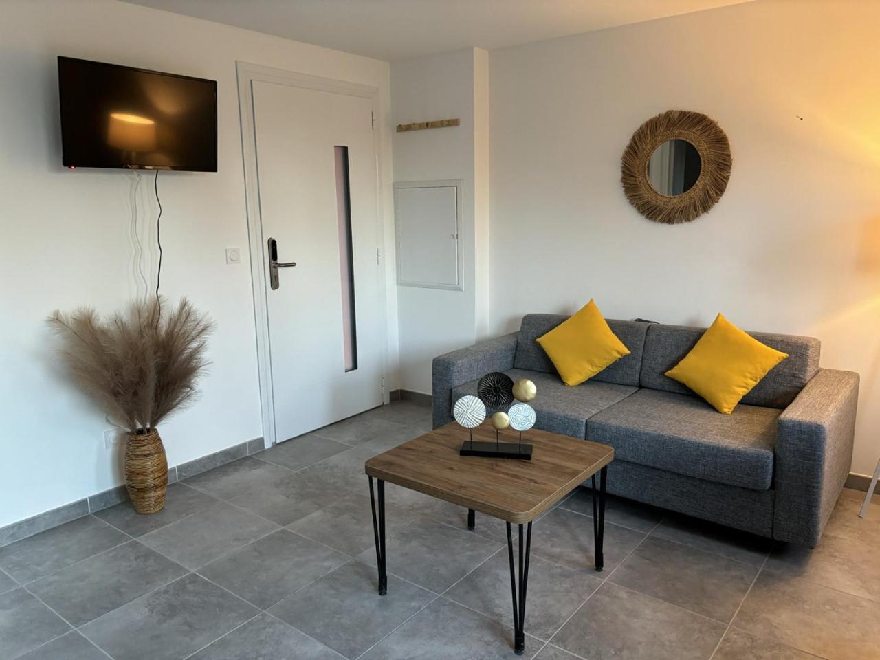Residence Hoteliere Les Hameaux De Saint Cyprien Appartement 35 M2 1 Chambre Lecci Luaran gambar