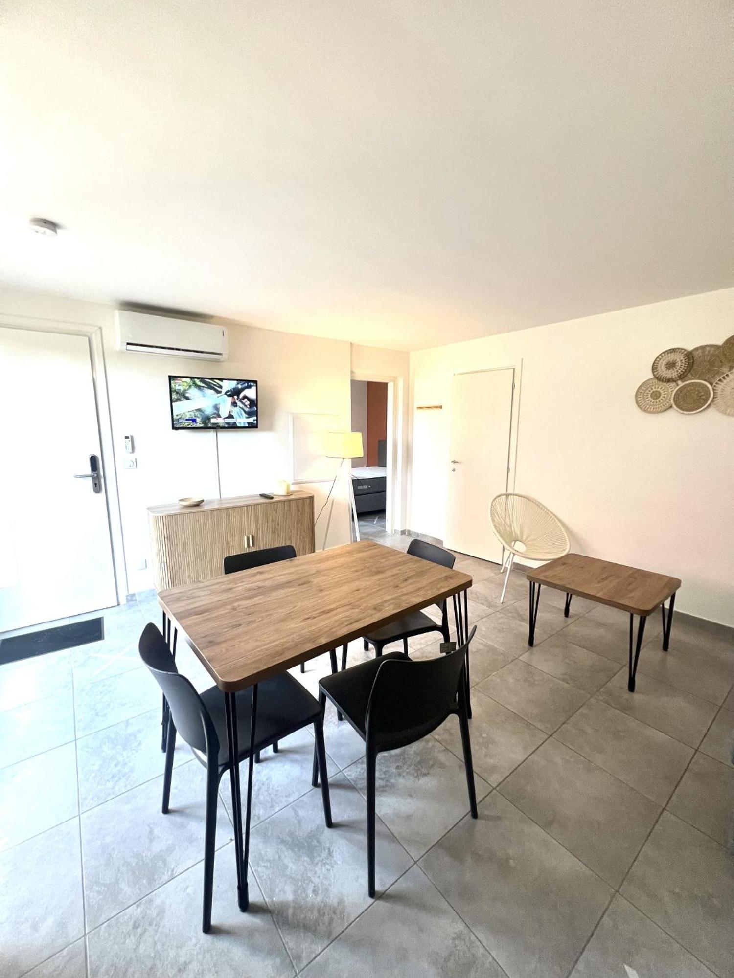 Residence Hoteliere Les Hameaux De Saint Cyprien Appartement 35 M2 1 Chambre Lecci Luaran gambar