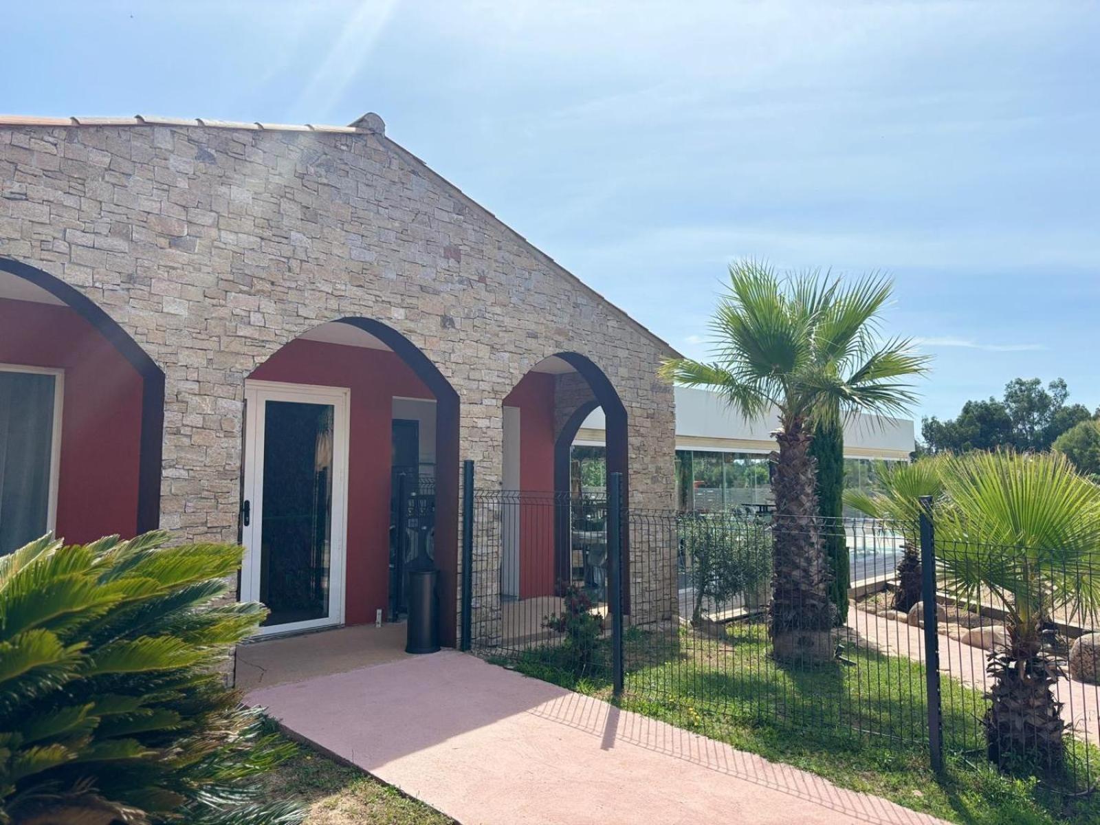 Residence Hoteliere Les Hameaux De Saint Cyprien Appartement 35 M2 1 Chambre Lecci Luaran gambar